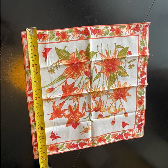 April Cornell Floral Dining Napkins Set - Orange and Cream - Picture 4 of 5